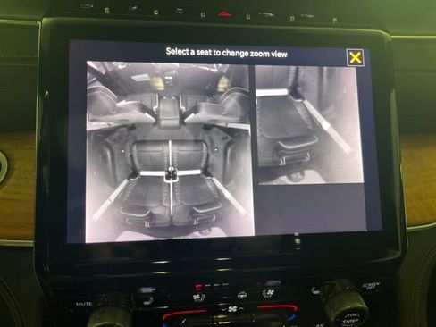 Used 2021 Jeep Grand Cherokee L Summit AWD/4WD image 30