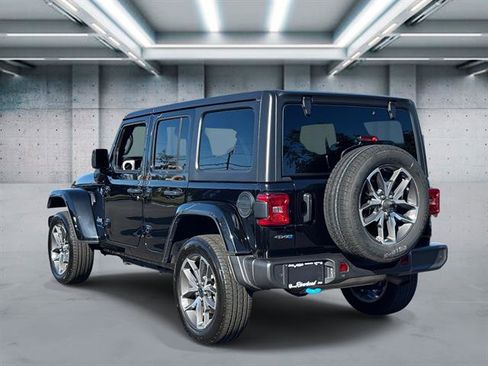 Used 2024 Jeep Wrangler Unlimited w/ Convenience Group image 5