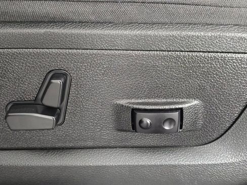 Used 2024 RAM 2500 Big Horn image 24