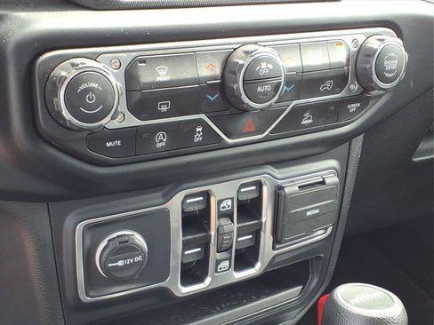 Used 2023 Jeep Gladiator Sport AWD/4WD image 6