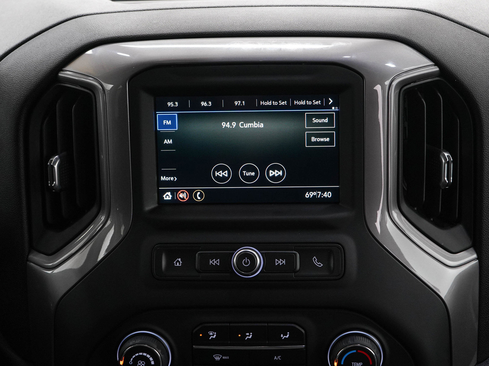 Used 2019 Chevrolet Silverado 1500 Custom Trail Boss w/ Custom Convenience Package AWD/4WD image 15