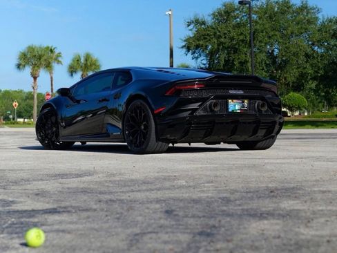 Used 2020 Lamborghini Huracan EVO AWD/4WD image 3