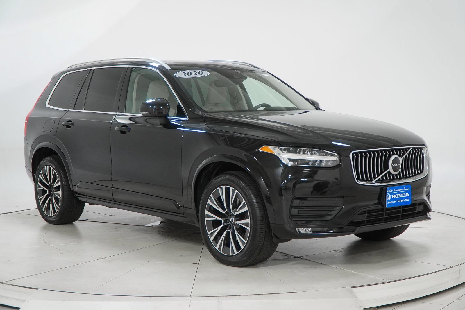 Used 2020 Volvo XC90 T6 Momentum w/ Protection Package Premier AWD/4WD image 14