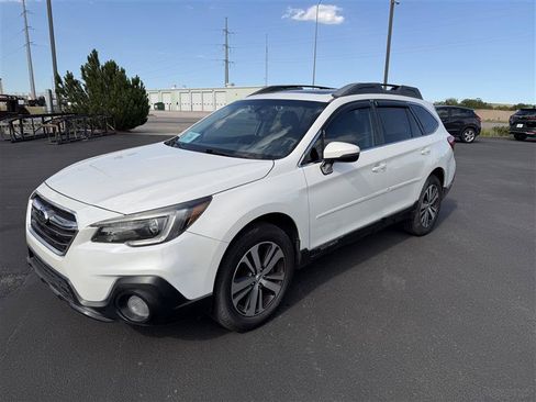 Used 2019 Subaru Outback 2.5i Limited AWD/4WD image 4