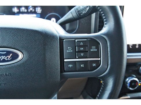 Used 2024 Ford F350 Lariat w/ Chrome Package image 25