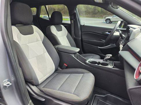 Used 2024 Chevrolet Trax RS w/ Sunroof Package image 20