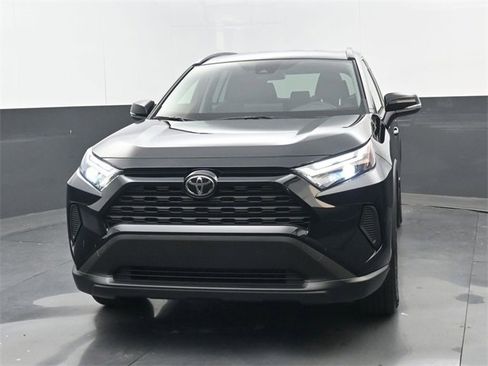 Used 2025 Toyota RAV4 XLE image 19