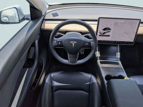 Used 2021 Tesla Model Y Long Range AWD/4WD image 15