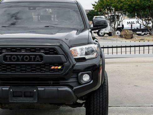 Used 2020 Toyota Tacoma TRD Off-Road AWD/4WD image 48