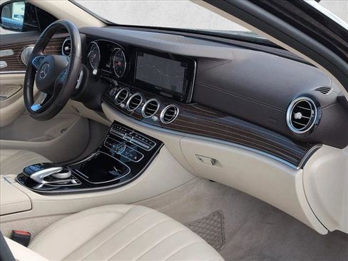 Used 2018 Mercedes-Benz E 300 4MATIC image 23