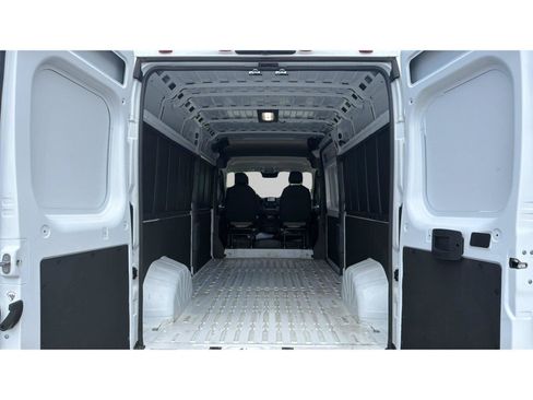 Used 2026 RAM ProMaster 2500 w/ Convenience Group FWD image 16