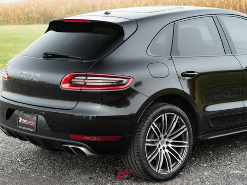 Used 2017 Porsche Macan Turbo image 25