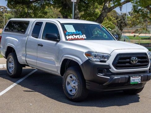 Used 2020 Toyota Tacoma SR image 12