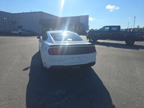 Used 2022 Ford Mustang GT Premium w/ GT Performance Package RWD image 7