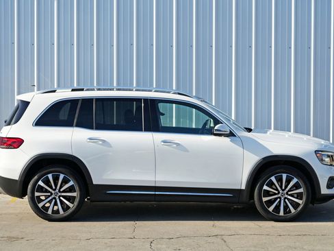 Used 2020 Mercedes-Benz GLB 250 4MATIC w/ Premium Package image 54
