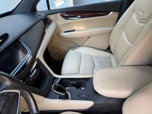 Used 2019 Cadillac XT5 Luxury FWD image 14