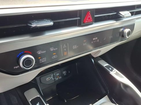 Used 2025 Kia Sorento S FWD image 15
