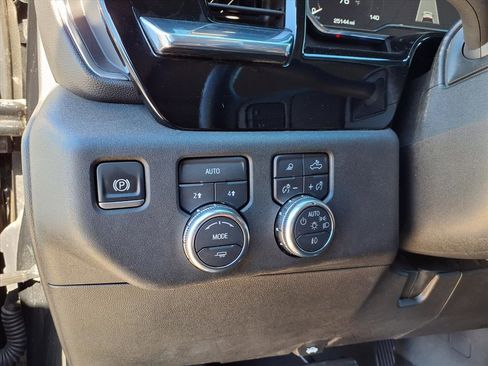 Used 2025 GMC Sierra 1500 SLT image 24