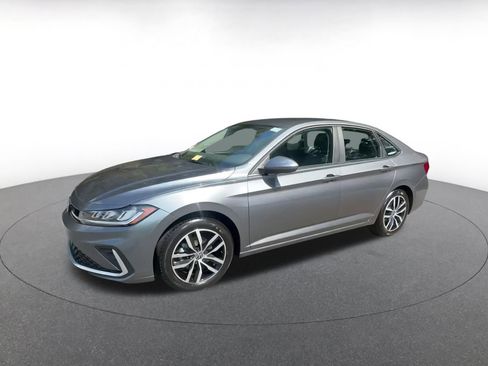 Used 2025 Volkswagen Jetta SE image 8