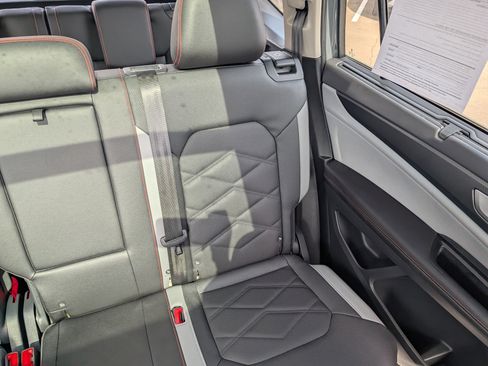 Certified 2025 Volkswagen Atlas Peak Edition SE AWD/4WD image 14