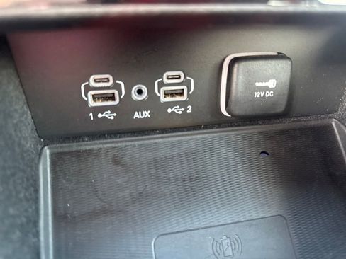 Used 2022 Jeep Grand Cherokee Overland w/ Adv Protech Group III image 24