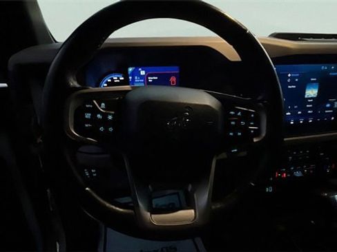 Used 2022 Ford Bronco Wildtrak image 32