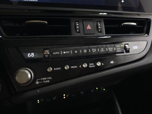 Used 2023 Lexus ES 350 w/ Accessory Package (Z2) FWD image 26
