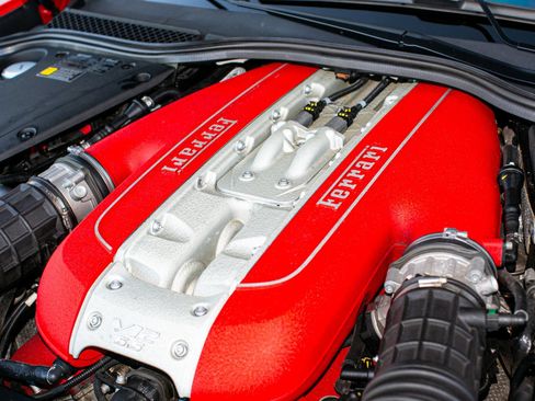 Used 2020 Ferrari 812 Superfast RWD image 51