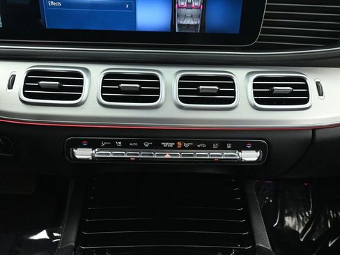 Used 2024 Mercedes-Benz GLE 450e 4MATIC image 46