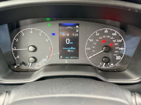 Used 2023 Toyota Corolla Cross LE image 13