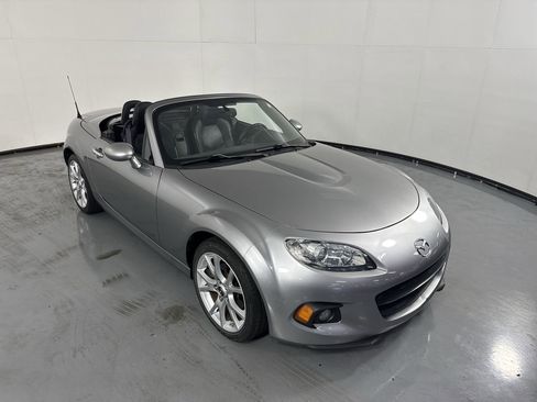Used 2015 MAZDA MX-5 Miata Grand Touring w/ Premium Package RWD image 22