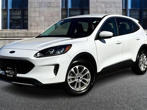 Certified 2021 Ford Escape SE image 2