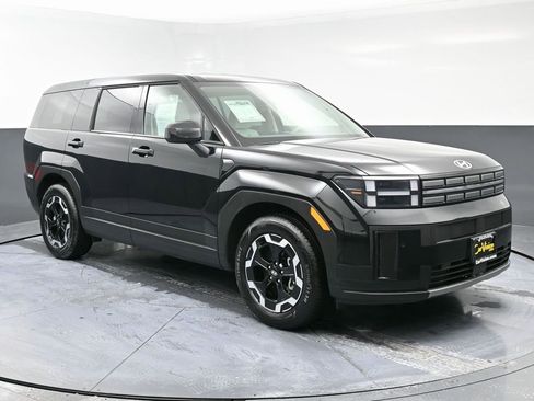 Used 2025 Hyundai Santa Fe SE image 3