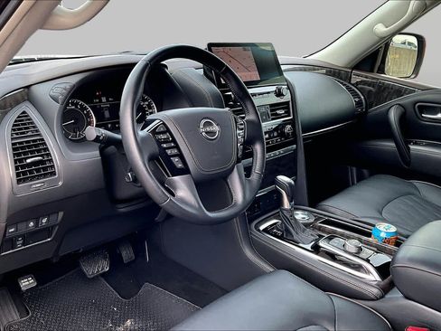 Used 2023 Nissan Armada Platinum w/ Captain's Chairs Package RWD image 18