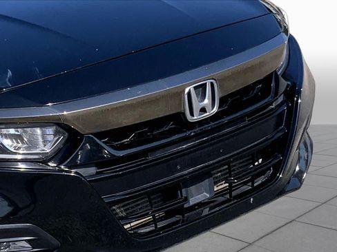 Used 2018 Honda Accord Sport image 26