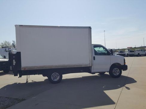 Used 2017 GMC Savana 3500 image 6