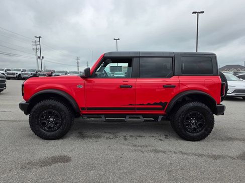 Used 2022 Ford Bronco Wildtrak image 4