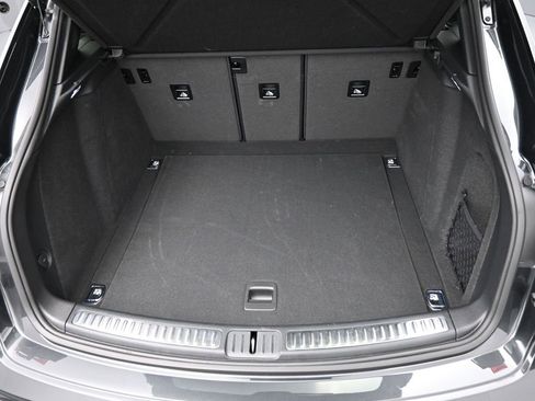 Certified 2025 Porsche Macan image 33