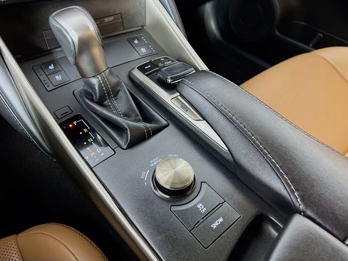 Used 2018 Lexus IS 300 AWD w/ Comfort Package image 18