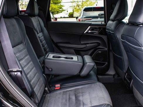 New 2026 Mitsubishi Outlander LE AWD/4WD image 39