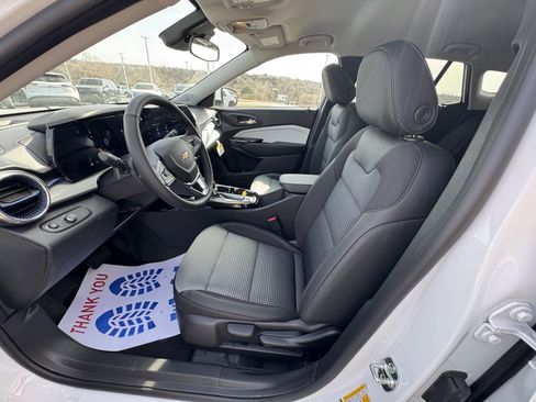 New 2026 Chevrolet Trax LT image 9
