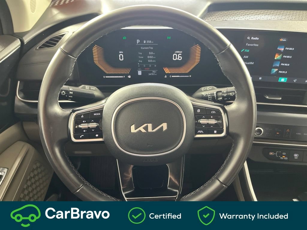 Used 2025 Kia Carnival FWD image 22