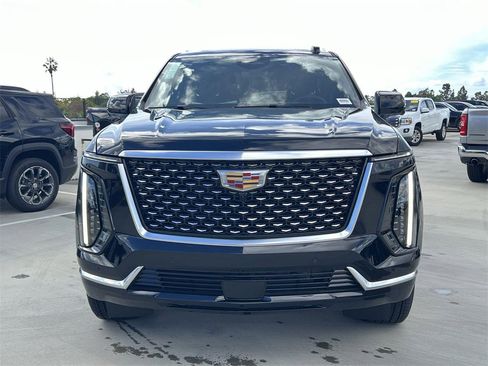 New 2026 Cadillac Escalade ESV Luxury w/ LPO, Floor Liner Package image 8