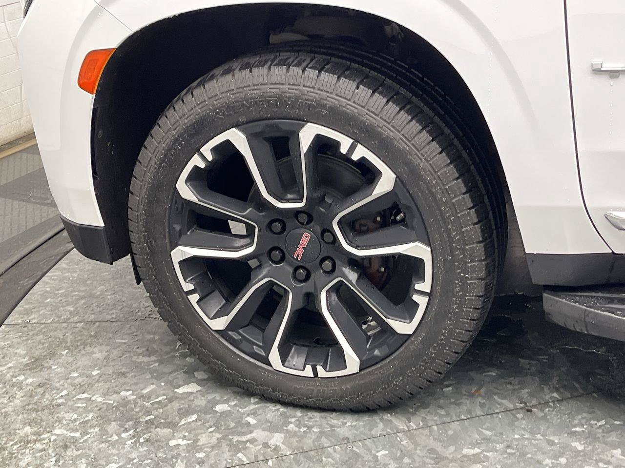 Certified 2022 GMC Yukon XL SLT AWD/4WD image 40