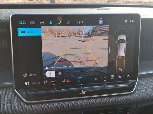 Certified 2025 Volkswagen Tiguan S w/ 18" Wheel Package image 23