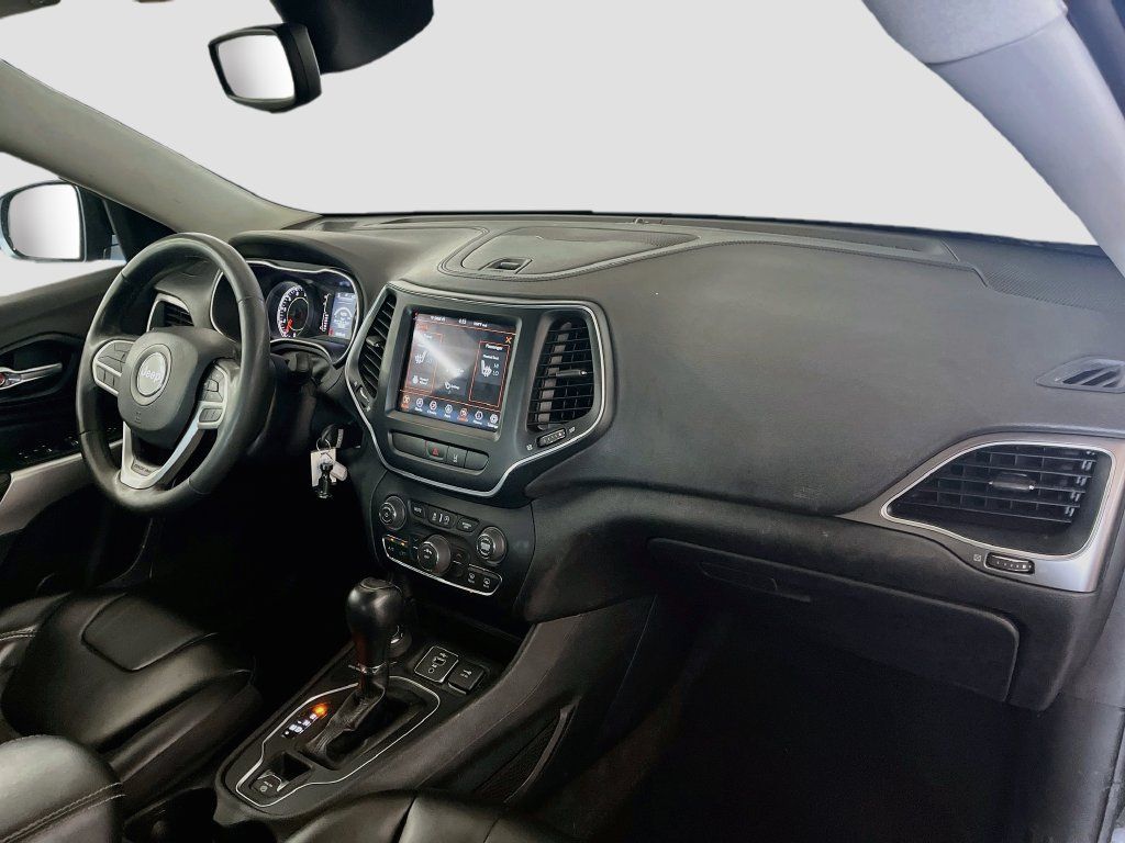 Used 2022 Jeep Cherokee Latitude AWD/4WD image 27