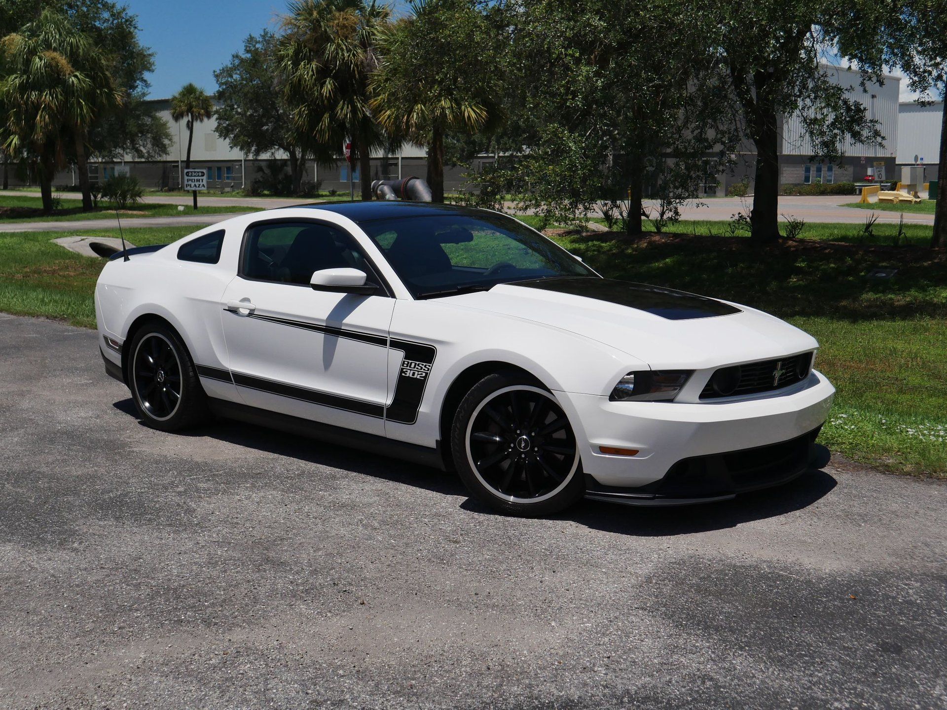 Used 2012 Ford Mustang Boss 302 w/ Boss 302 Accessory Pkg RWD image 45
