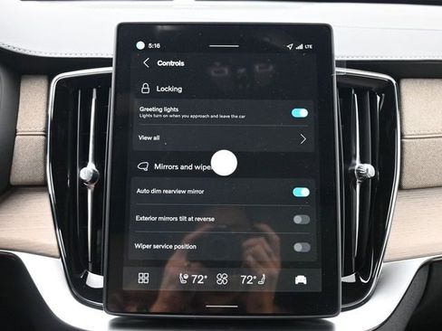 New 2026 Volvo XC90 B6 Plus w/ Protection Package Premier image 18