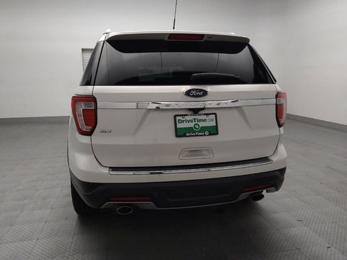 Used 2018 Ford Explorer XLT w/ Equipment Group 202A image 6