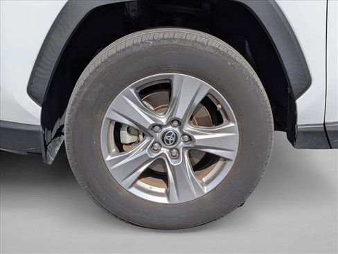 Used 2024 Toyota RAV4 LE AWD/4WD image 3